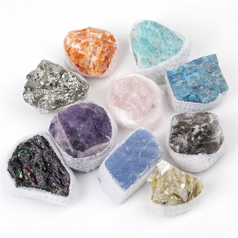 Natural raw crystal mixed color small gift box set of minerals and geological science teaching materials