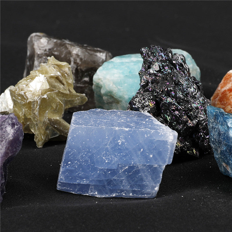 Natural raw crystal mixed color small gift box set of minerals and geological science teaching materials