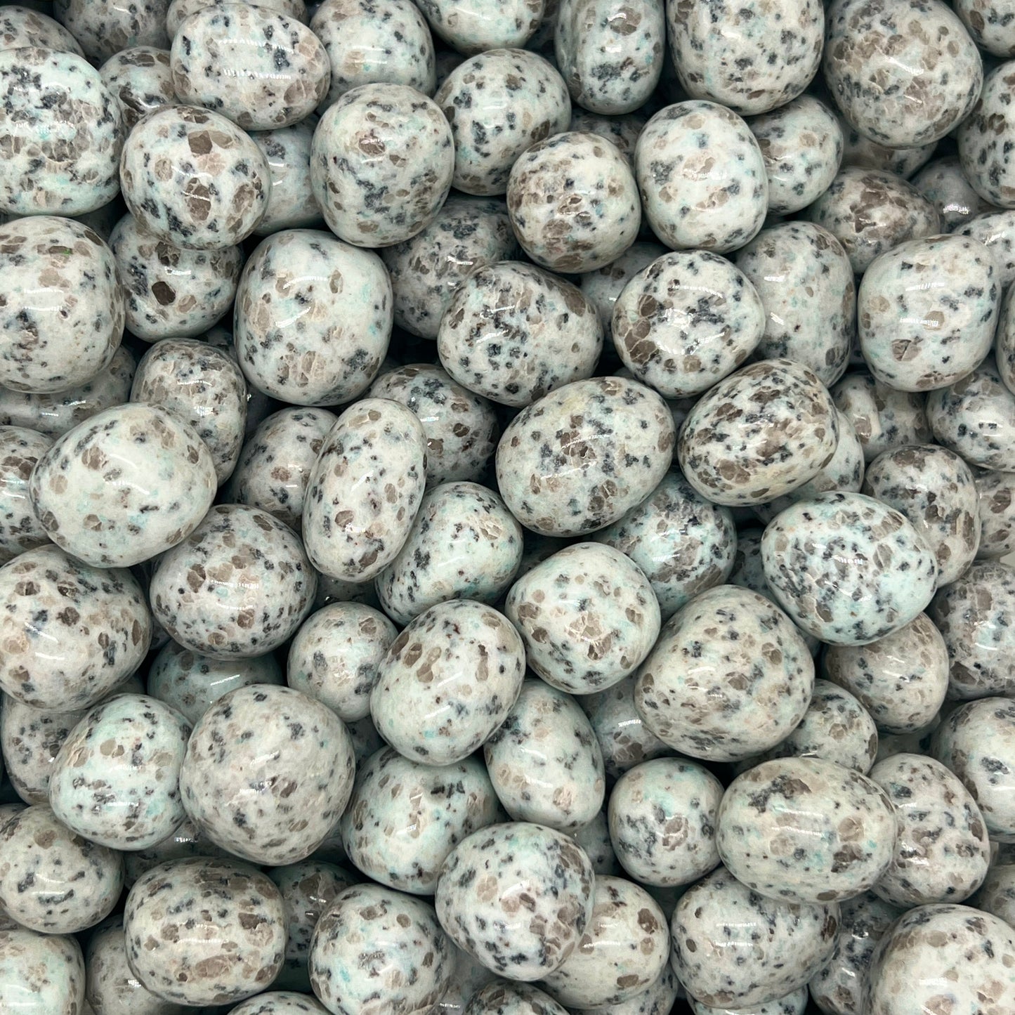 Kiwi Sesame Tumbled Stones(20-30mm)