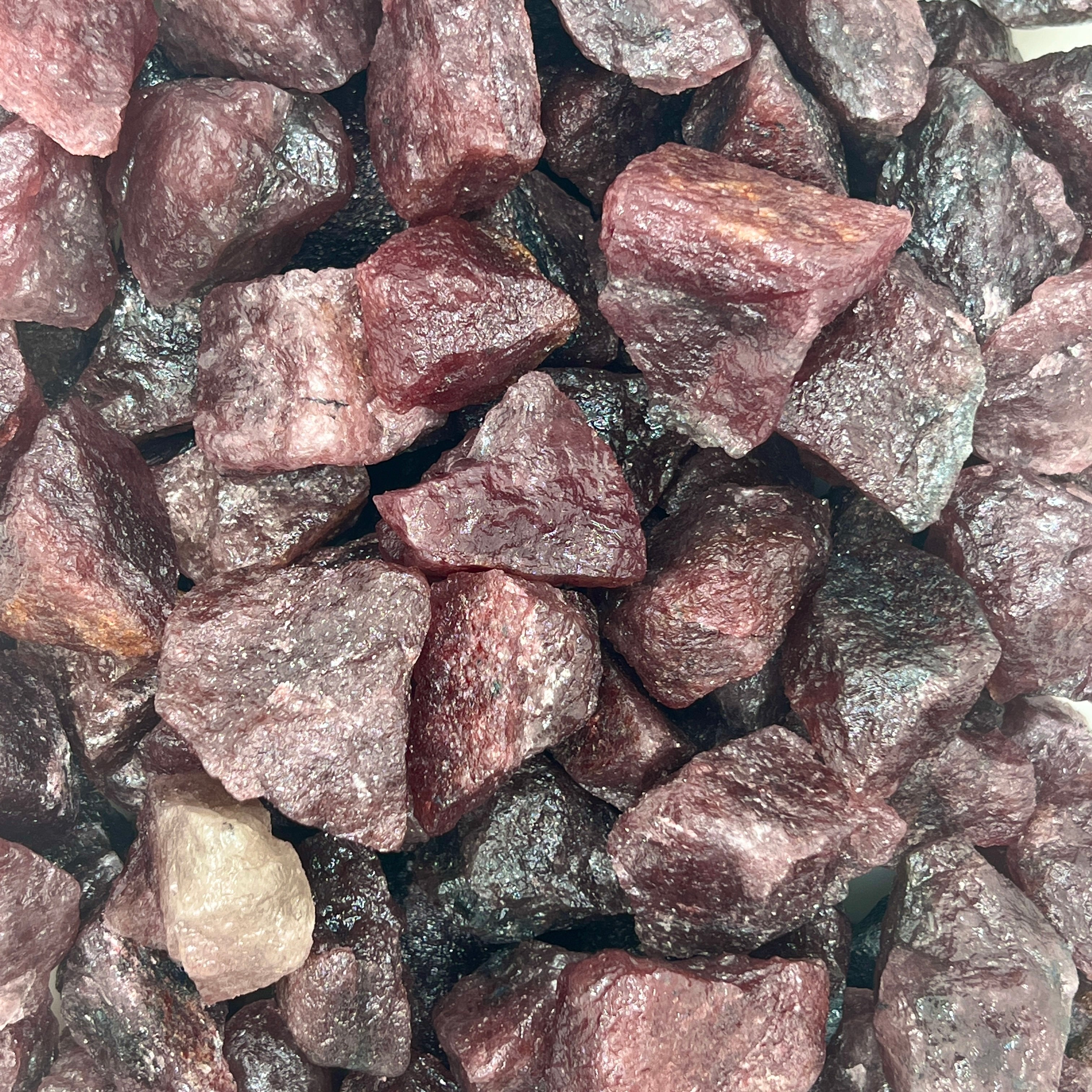 Red Strawberry Rough Stones Wholesalee – WaterfrontCrystal